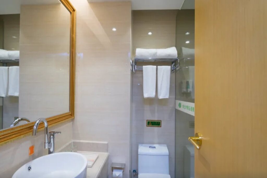 Гуанчжоу: Vienna Hotel (Guangzhou railway station & Xiaobei subway station)