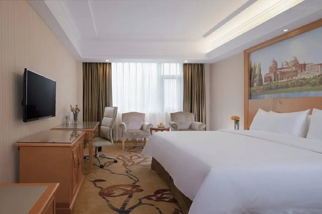 Шэньчжэнь: Vienna Hotel Shenzhen Bao'an Airport Taoyuanju