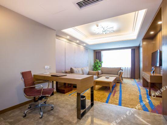 Шэньчжэнь: Guangchang Siji Hotel (Shenzhen Gongming Square Metro Station)