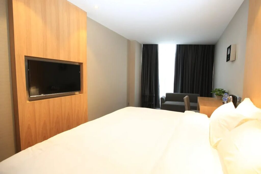 Yayuan Longjing Hotel — фото 1