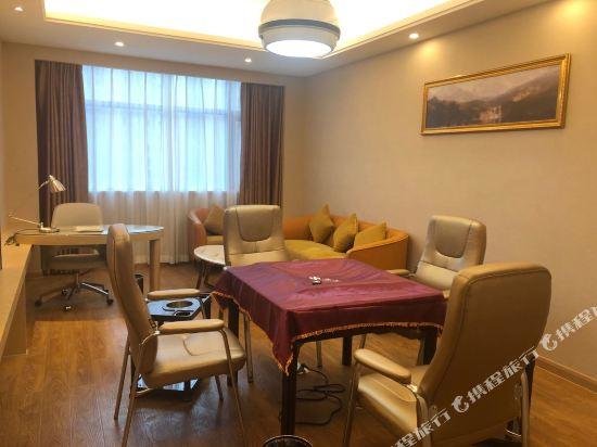 Чэнду: Vienna International Hotel (Chengdu Happy Valley, Dongzikou Metro Station)