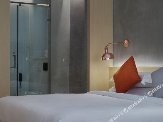Чэнду: Mi Hotel (Chengdu Huayang Haichang Polar Ocean World)