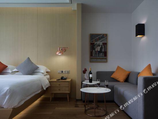 Чэнду: Mi Hotel (Chengdu Huayang Haichang Polar Ocean World)