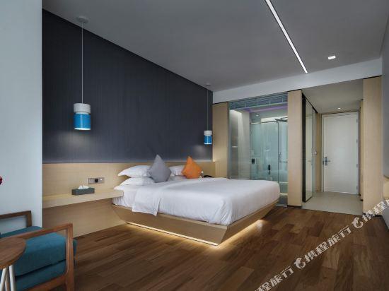Чэнду: Mi Hotel (Chengdu Huayang Haichang Polar Ocean World)
