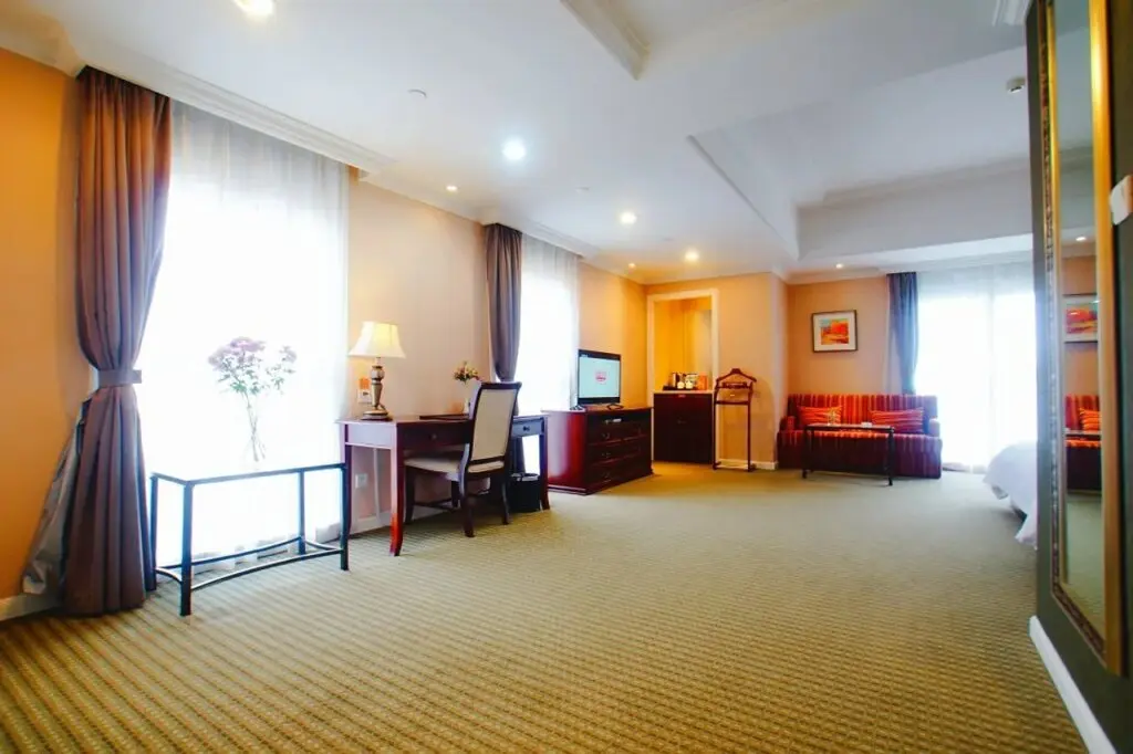 Цзиньцзэ: Boyi Hotel (Suzhou Industrial Park Dushu Lake University Area Linli Center Metro Station)