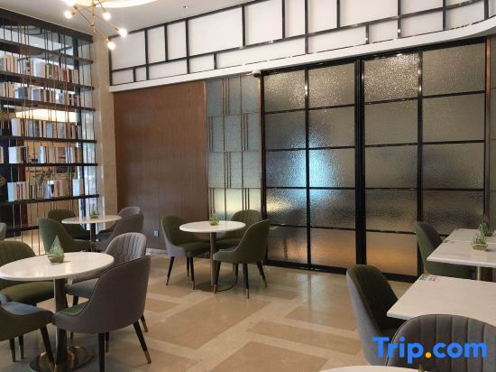 Шанхай: YunFei Hotel (Lianhua Plaza, Wuzhong Road, Hongqiao Guozhan, Shanghai)