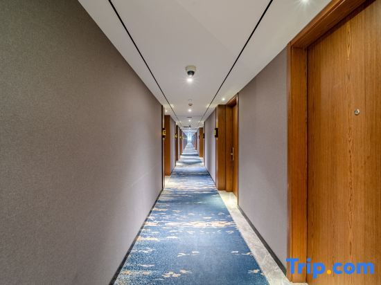 Шанхай: YunFei Hotel (Lianhua Plaza, Wuzhong Road, Hongqiao Guozhan, Shanghai)