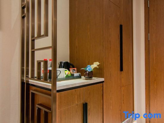 Шанхай: YunFei Hotel (Lianhua Plaza, Wuzhong Road, Hongqiao Guozhan, Shanghai)