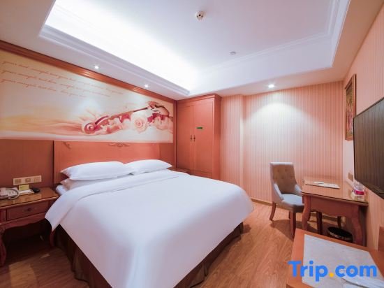 Шанхай: Vienna Hotel (Shanghai Gucun Park)