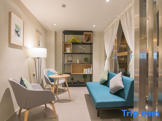 Шанхай: Home Inn Selected (Shanghai Lingang Xincheng Dishui Lake)