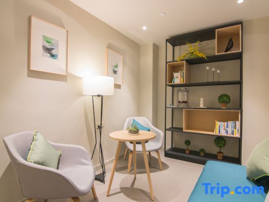 Шанхай: Home Inn Selected (Shanghai Lingang Xincheng Dishui Lake)
