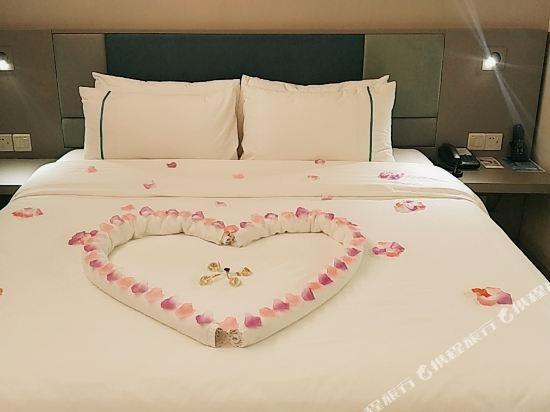 Шанхай: Home Inn Selected (Shanghai Lingang Xincheng Dishui Lake)