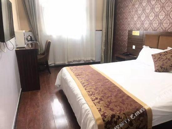Тяньцзинь: Super 8 Tianjin Railway Station Haihe Square