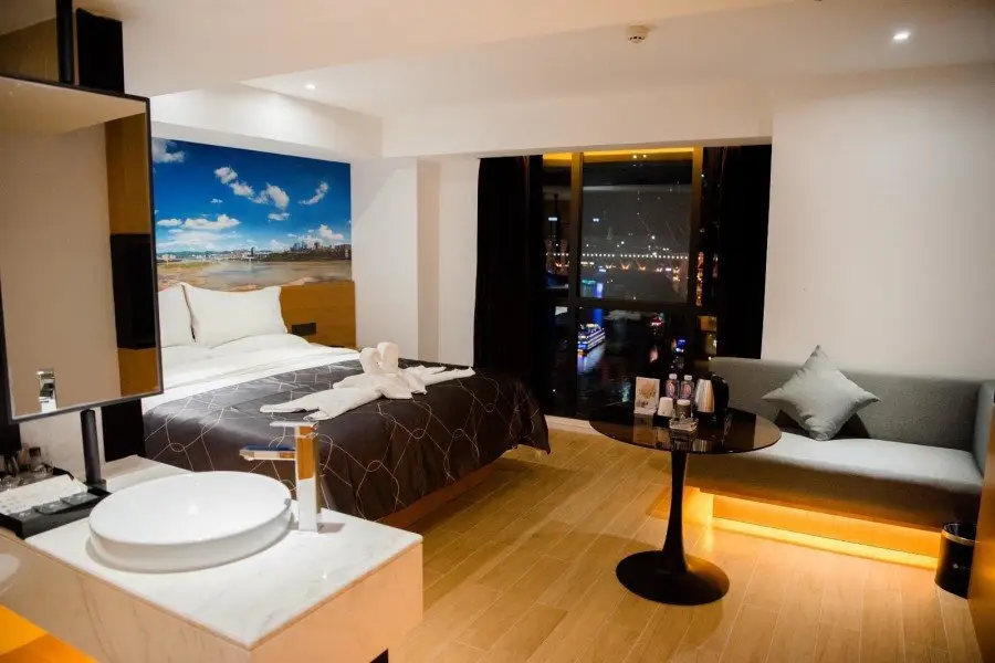 Чунцин: Homeplus Holiday Hotel (Chongqing Hongyadong)