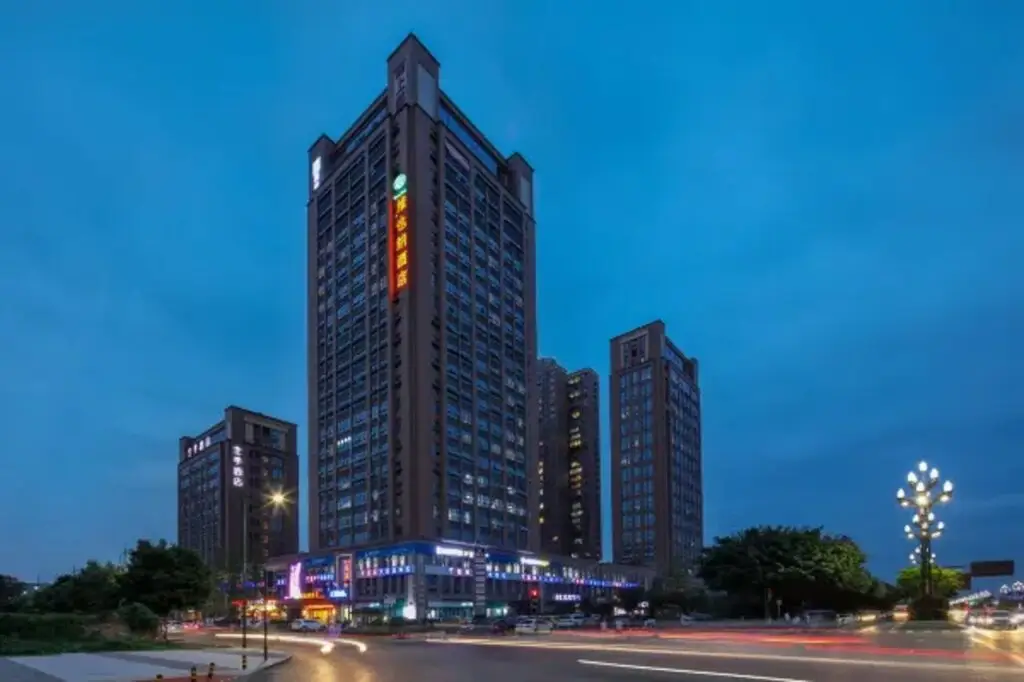 Vienna Hotel（Chengdu University of Petroleum Subway Station） — фото 1