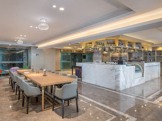 Шэньчжэнь: Kyriad  Marvelous Hotel Shenzhen International Low Carbon City Subway Station