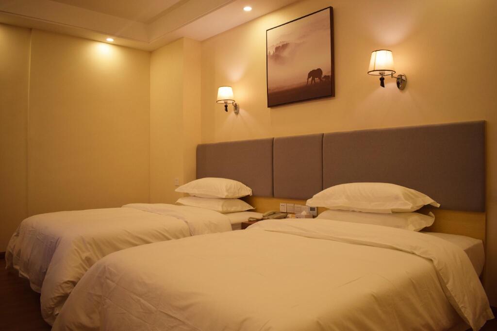 Чэнду: Jtour Inn Chengdu Tianfu Avenue Sihe Metro