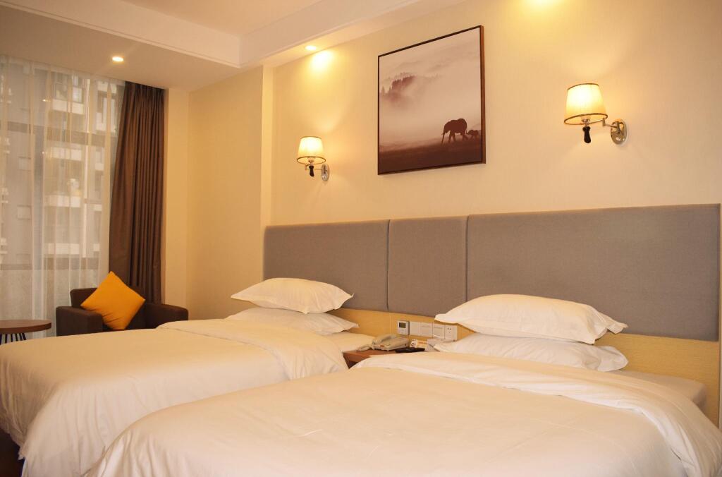 Чэнду: Jtour Inn Chengdu Tianfu Avenue Sihe Metro