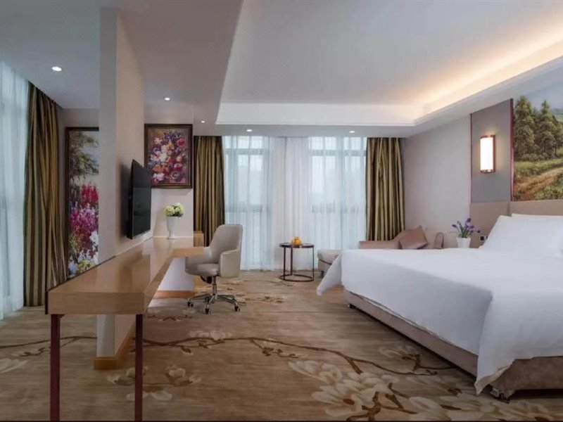 Хуанган: Vienna International Hotel (Huanggang Normal College Ruitian Plaza)