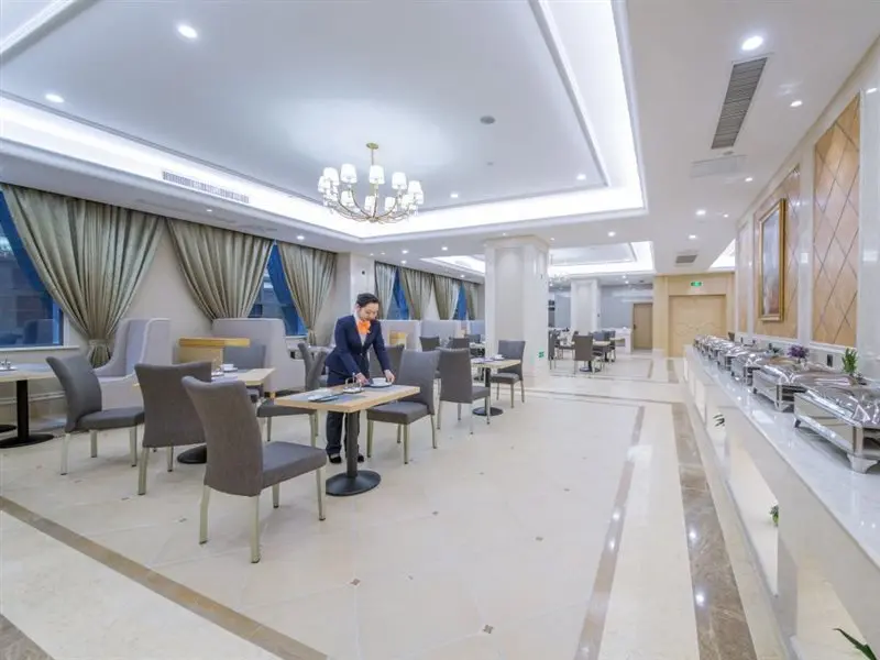 Хуанган: Vienna International Hotel (Huanggang Normal College Ruitian Plaza)