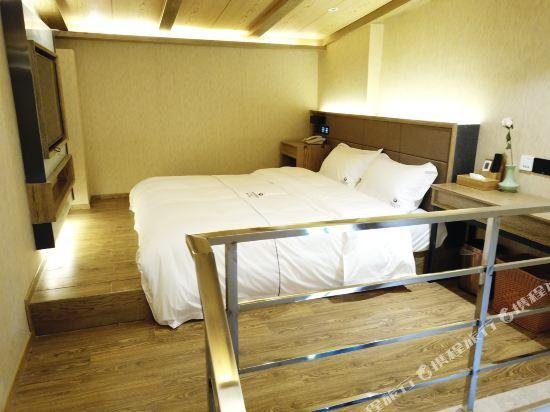 Шанхай: Superior Hotel (Shanghai Wanda Plaza Tonghe New Village Metro Station)
