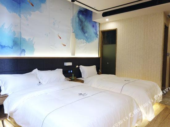Шанхай: Superior Hotel (Shanghai Wanda Plaza Tonghe New Village Metro Station)