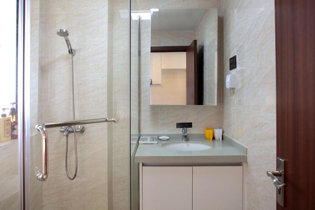 Хайкоу: Green Collection Care Hotel (24 Hours Free Transfer from Meilan Airport/Railway Station)