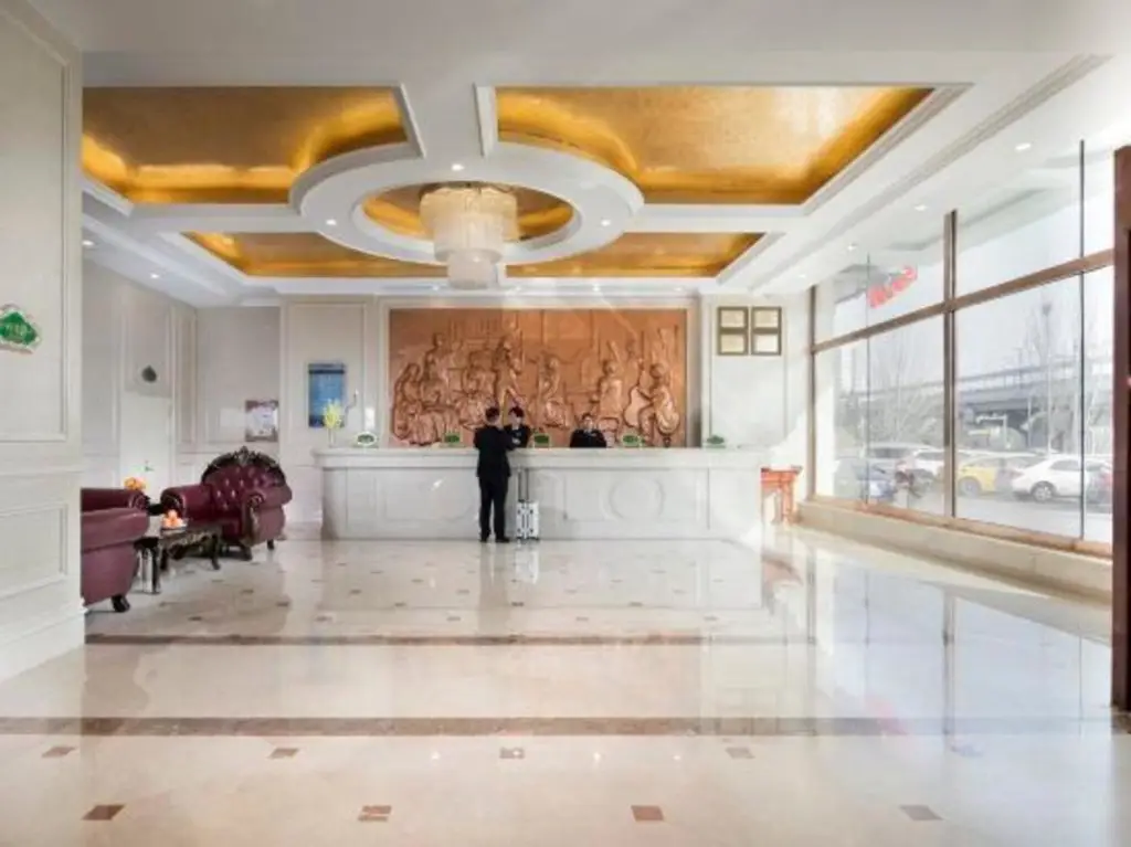 Хух-Хото: Vienna Hotel (Hohhot Zhaojun Road)