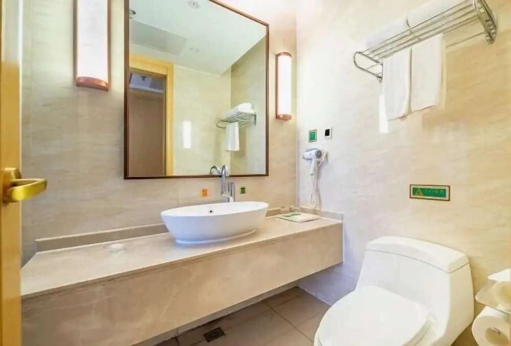 Lanyang: Vienna International Hotel (Danzhou Dingshang Square)