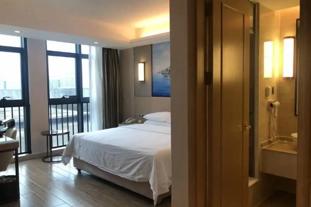 Lanyang: Vienna International Hotel (Danzhou Dingshang Square)