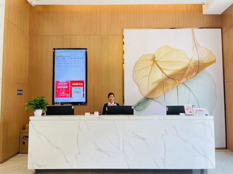 Чэнду: Green Tree Inn Express Chengdu Jinniu District Railway Station Saiyuntai Metro Station