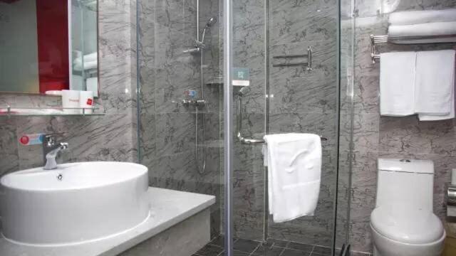 Шаньвэй: Thank Inn Chain Hotel Guangdong Shanwei Haifeng County Erhuan Dongnanqiao