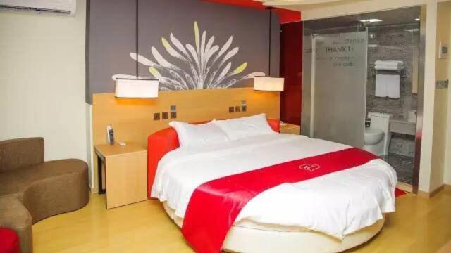 Шаньвэй: Thank Inn Chain Hotel Guangdong Shanwei Haifeng County Erhuan Dongnanqiao
