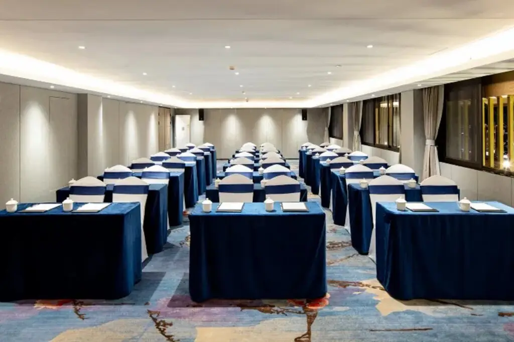 Гуйлинь: Venus Royal Hotel (Guilin Elephant Trunk Hill, Two Rivers and Four Lakes Branch)