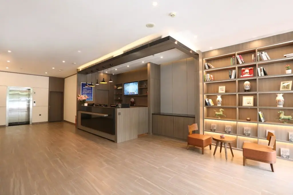 Пекин: Hanting Hotel Beijing Yansha Xinyuanli