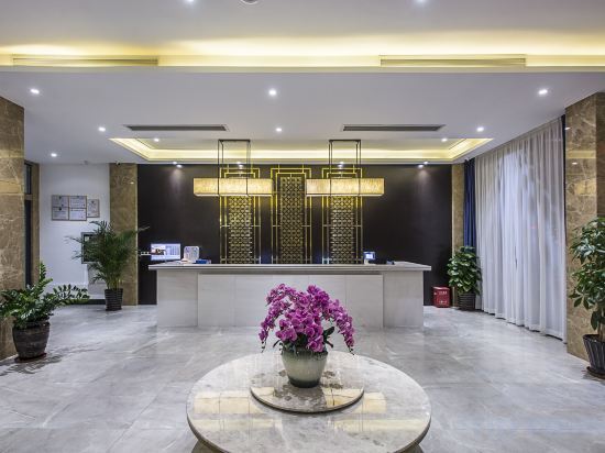 Санья: Jinjiang Metropolis Hotel (Sanya Bay Coconut Dream Corridor)