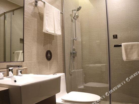 Куньмин: Homeinn Plus (Kunming Baiyun Road Tongde Square)