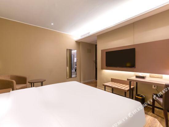 Куньмин: Homeinn Plus (Kunming Baiyun Road Tongde Square)