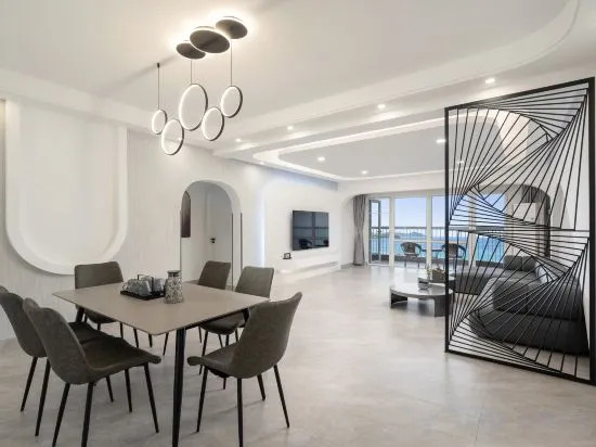 Санья: Sanya Coconut Sea Time Sea View Holiday Apartment