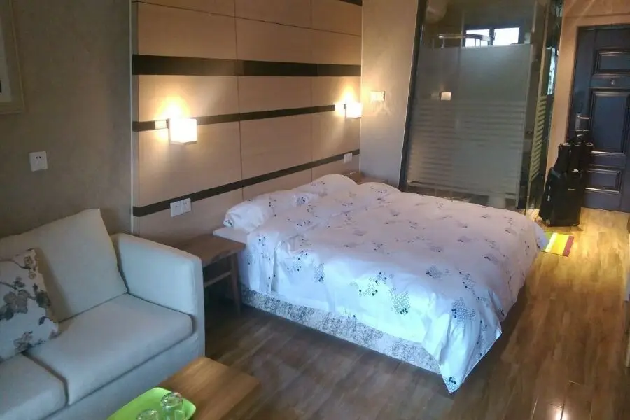 Фучжоу: Weaver Hotel & Condo