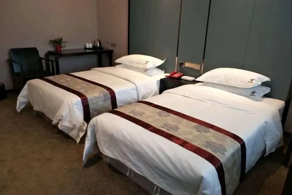 Цзюцюань: Silk Road Shenzhou Hotel