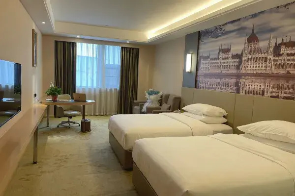 Синьян: Vienna International Hotel (Xinyang Railway Station Tianrun Plaza Store)