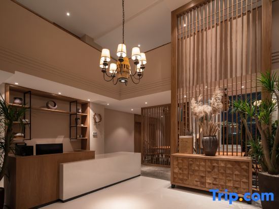 Лешан: Yashangyinting Hotel [The first choice for overseas tourists]