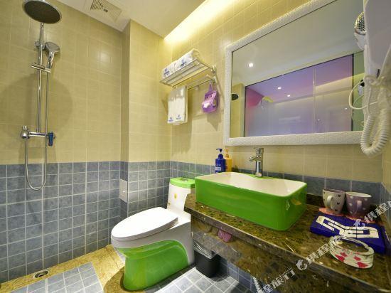 Дали: Yixin Theme Hotel
