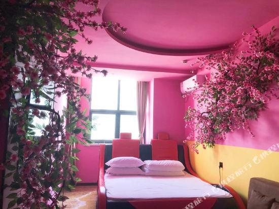 Иньчуань: Wanyou Light Luxury Hotel (Yinchuan Ningda Huaiyuan Night Market)