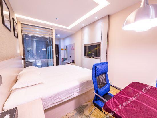 Иньчуань: Wanyou Light Luxury Hotel (Yinchuan Ningda Huaiyuan Night Market)
