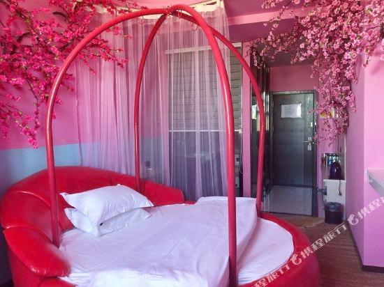 Иньчуань: Wanyou Light Luxury Hotel (Yinchuan Ningda Huaiyuan Night Market)