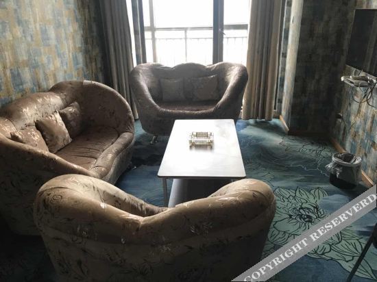 Куньмин: Hongdu Hotel (Kunming South High-speed Railway Station University Town)