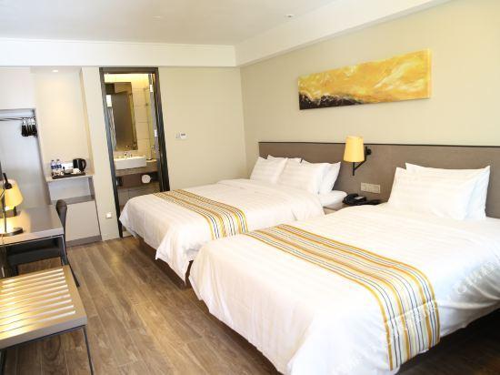 Куньмин: Home Inn Plus (Kunming South High-speed Railway Station Chunrong Street Metro Station)