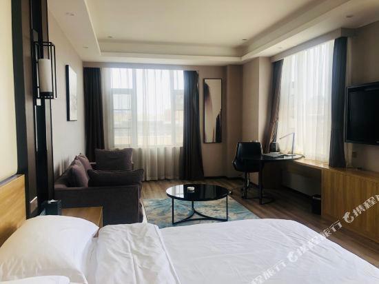 Куньмин: Homeplus Holiday Hotel (Kunming Yinhai)
